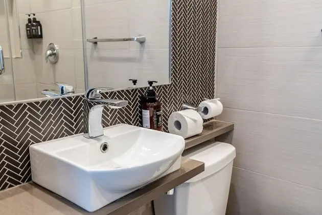 Comfort Tek Büyük Yataklı Oda (302)