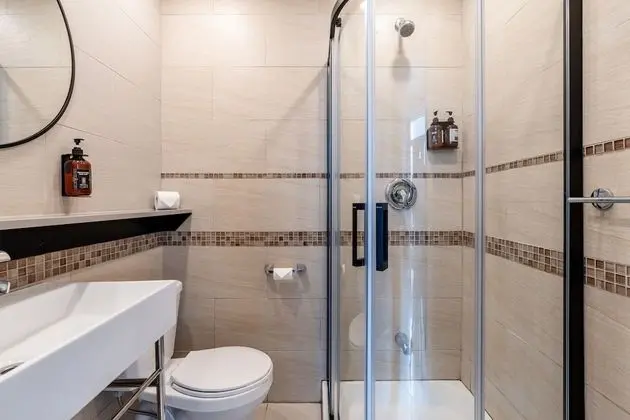 Comfort Tek Büyük Yataklı Oda (306)