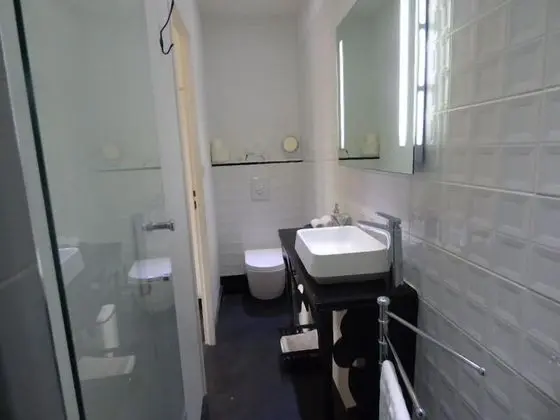 Premium Üç Kişilik Oda, Banyolu/Duşlu, Bahçe Manzaralı (CEPAGES NOIR ET BLANC)