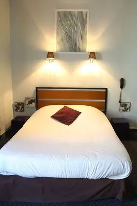 Classic Tek Büyük Yataklı Oda