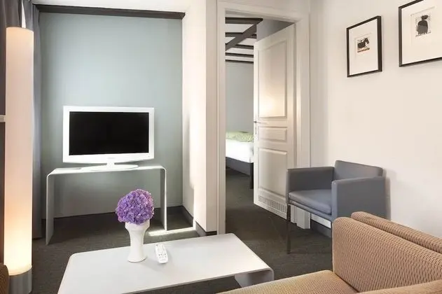 Exclusive Tek Büyük Yataklı Oda
