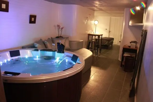 Luxury Tek Büyük Yataklı Oda, Sıcak Su Havuzu (n°1)
