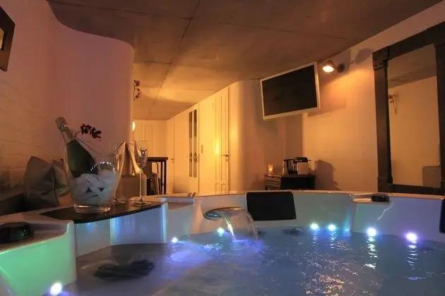 Luxury Tek Büyük Yataklı Oda, Sıcak Su Havuzu (n°1)