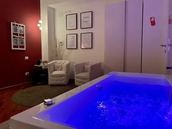 Luxury Süit, Jakuzi
