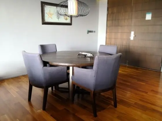 Horizon Pool Access Room King Bed