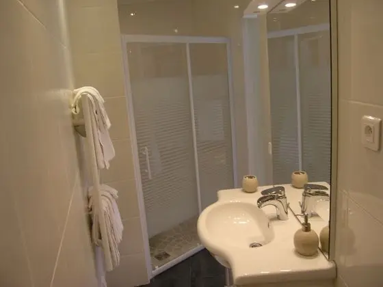 Comfort Tek Büyük Yataklı Oda, Özel Banyo (La Romance )