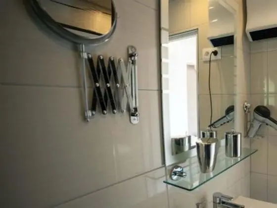 Tek Büyük Yataklı Oda, Özel Banyo (Balnéo )