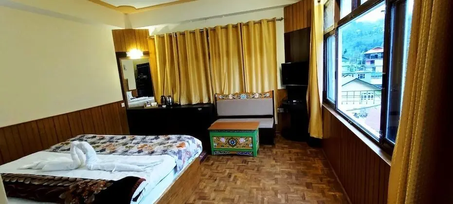 Deluxe Tek Büyük Yataklı Oda