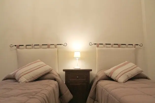 Tek Büyük Yataklı Oda, Ortak Banyo