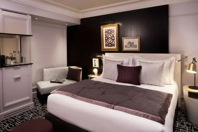Boutique Room