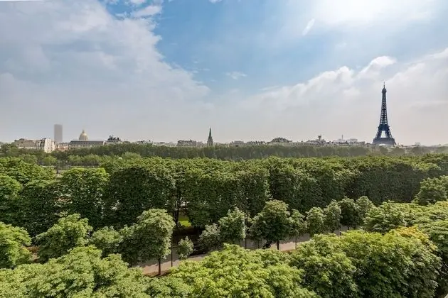 Charles Ferry Suite Eiffel view