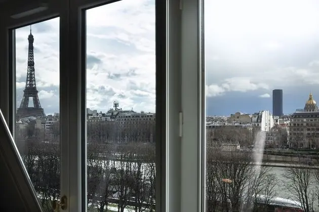 Charles Ferry Suite Eiffel view