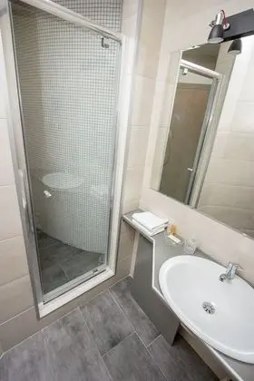 Economy Tek Büyük veya İki Ayrı Yataklı Oda