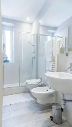 Premium Tek Büyük Yataklı Oda, Banyolu/Duşlu