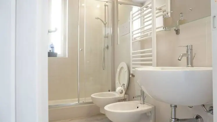 Premium Tek Büyük Yataklı Oda, Banyolu/Duşlu