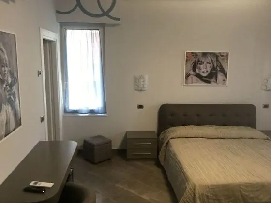 Standard Tek Büyük veya İki Ayrı Yataklı Oda, Balkon (Brigitte Bardot)