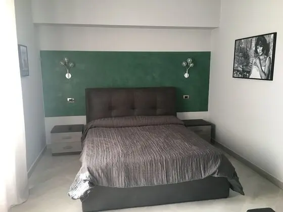 Standard Tek Büyük veya İki Ayrı Yataklı Oda (Claudia Cardinale)