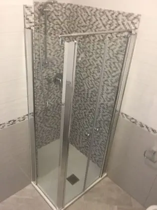 Standard Tek Büyük veya İki Ayrı Yataklı Oda (Claudia Cardinale)