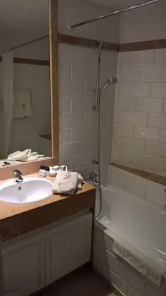 Standard Tek Büyük Yataklı Oda (Patio)