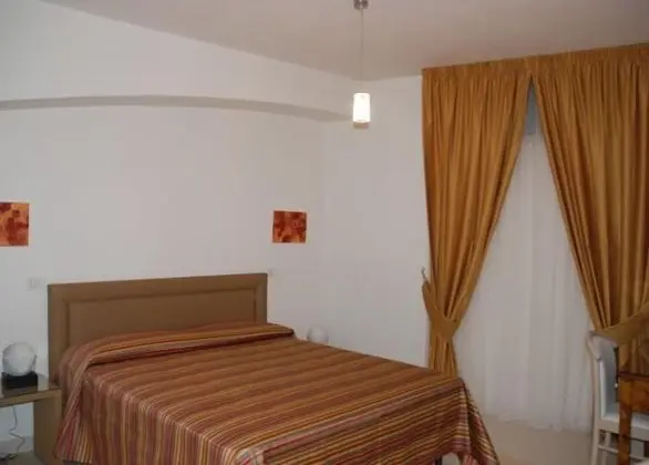 Tek Büyük Yataklı Oda