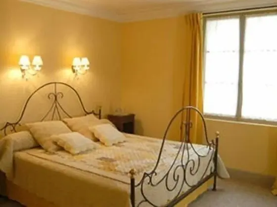 Standard Tek Büyük Yataklı Oda, Özel Banyo, Havuz Manzaralı