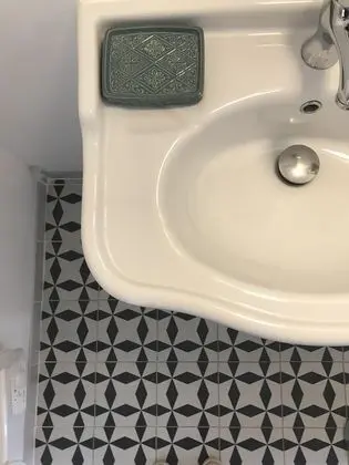 Deluxe Tek Büyük Yataklı Oda, Bahçe Manzaralı (RDC)