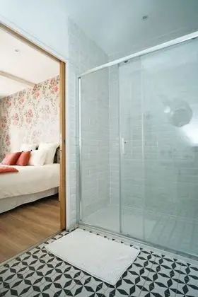 Deluxe Tek Büyük Yataklı Oda, Bahçe Manzaralı (RDC)