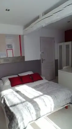 Tek Büyük Yataklı Oda (Belle-Rose)