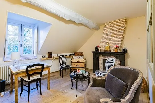 Luxury Tek Büyük Yataklı Oda, Banyolu/Duşlu, Bahçe Manzaralı (Chambre Granit)