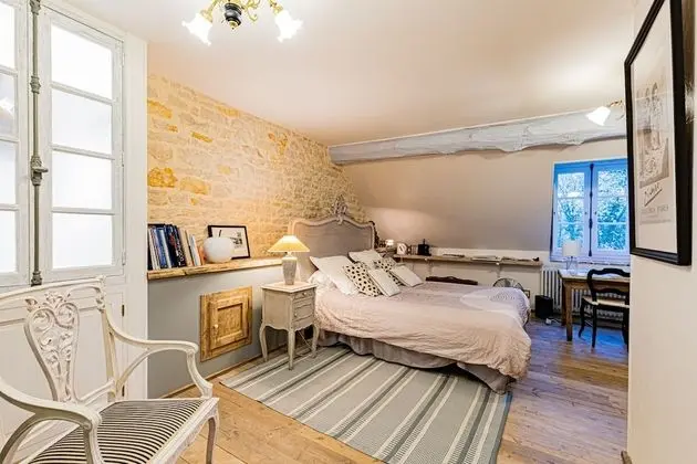 Luxury Tek Büyük Yataklı Oda, Banyolu/Duşlu, Bahçe Manzaralı (Chambre Granit)