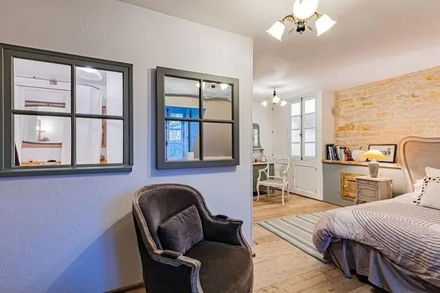 Luxury Tek Büyük Yataklı Oda, Banyolu/Duşlu, Bahçe Manzaralı (Chambre Granit)