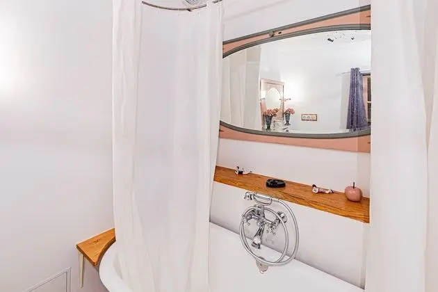 Luxury Tek Büyük Yataklı Oda, Banyolu/Duşlu, Bahçe Manzaralı (Chambre Granit)