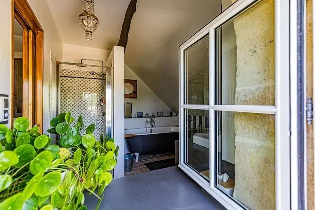 Luxury Tek Büyük Yataklı Oda, Banyolu/Duşlu, Kanal Manzaralı (Chambre Canal)