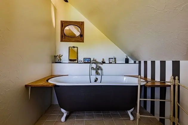 Luxury Tek Büyük Yataklı Oda, Banyolu/Duşlu, Kanal Manzaralı (Chambre Canal)