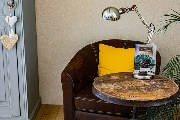 Luxury Tek Büyük Yataklı Oda, Banyolu/Duşlu, Kanal Manzaralı (Chambre Canal)