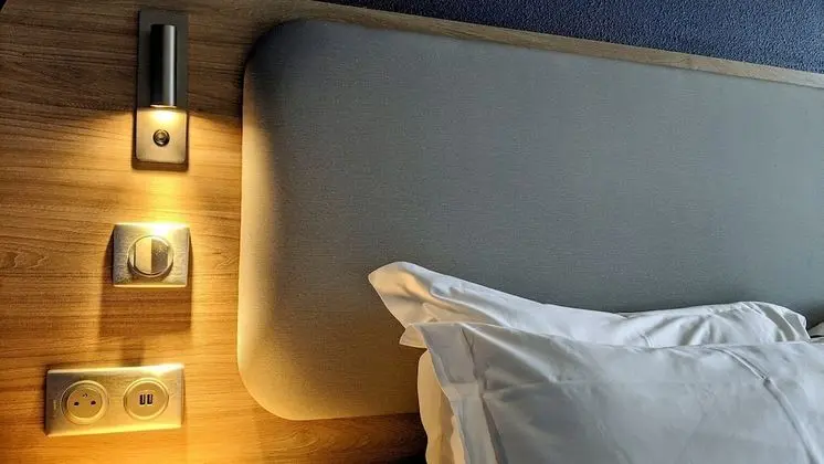 Classic Tek Büyük Yataklı Oda