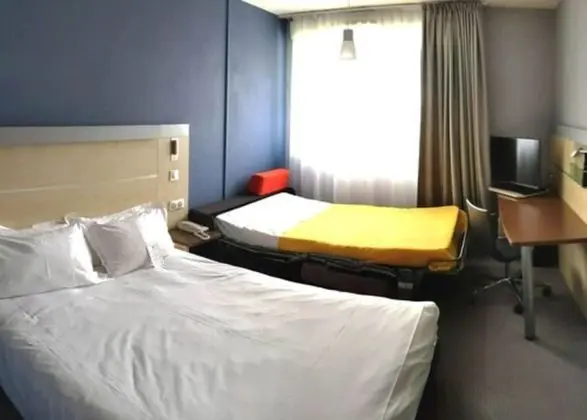 Classic Üç Kişilik Oda