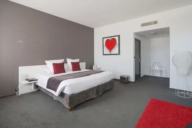 Deluxe Tek Büyük Yataklı Oda
