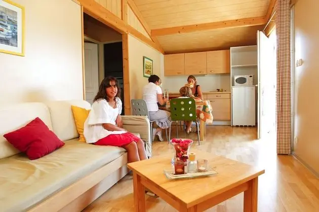 Dağ Evi (Festival Des Lanternes 1)