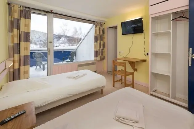 Üç Kişilik Oda, Birden Çok Yatak, Sigara İçilmez