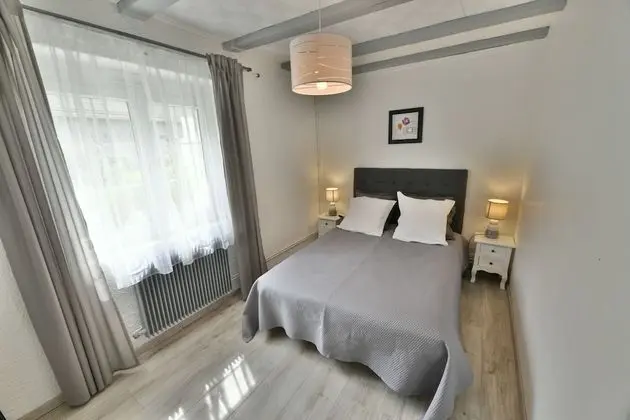 Kır Evi, Özel Banyo, Havuz Manzaralı (du Chêne)