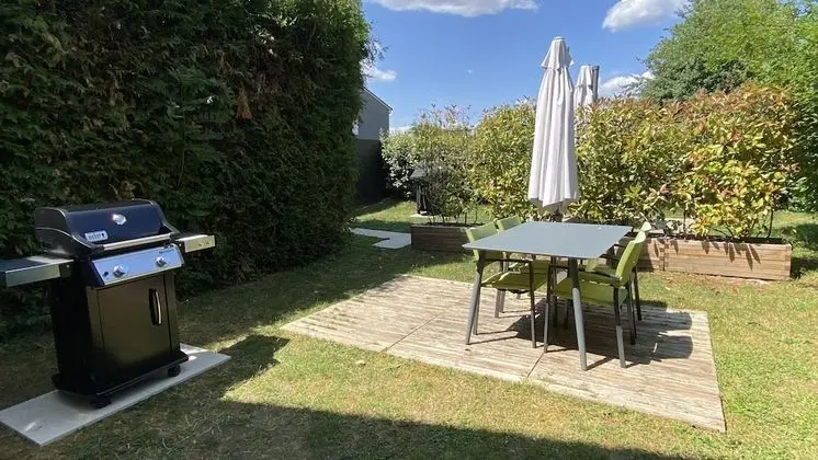 Kır Evi, Özel Banyo, Havuz Manzaralı (du Chêne)