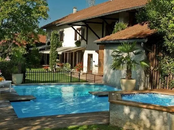 Kır Evi, Banyolu/Duşlu (Le Domaine du Plantier)
