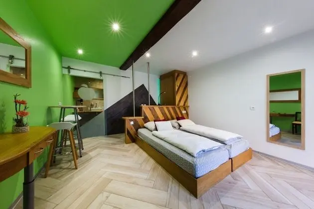 Deluxe Tek Büyük Yataklı Oda, Banyolu/Duşlu, Avlu Manzaralı
