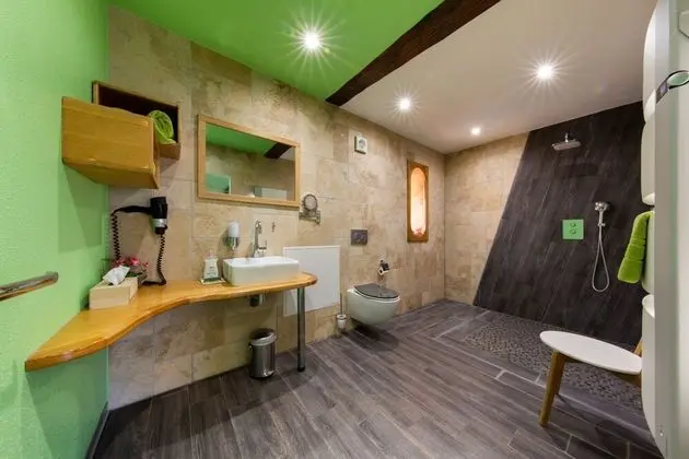 Deluxe Tek Büyük Yataklı Oda, Banyolu/Duşlu, Avlu Manzaralı