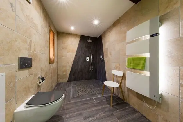 Deluxe Tek Büyük Yataklı Oda, Banyolu/Duşlu, Avlu Manzaralı
