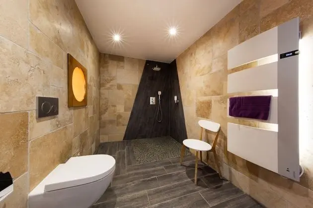 Deluxe Tek Büyük Yataklı Oda, Banyolu/Duşlu, Avlu Manzaralı