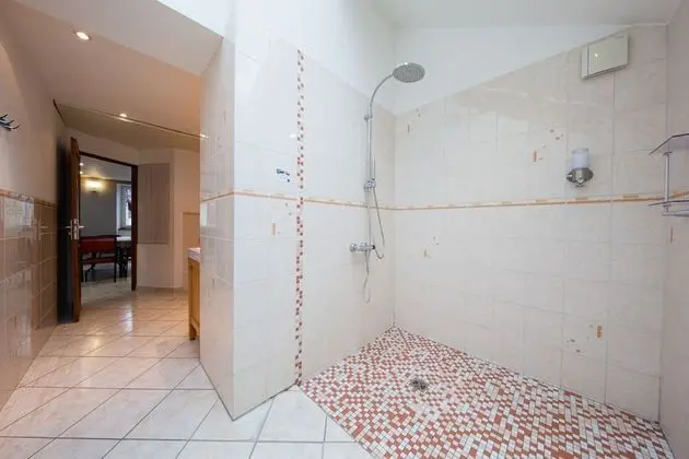 Luxury Ev, Özel Banyo (Le Domaine du Verger)
