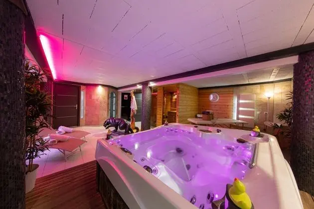 Luxury Ev, Özel Banyo (Le Domaine du Verger)