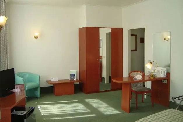 Tek Büyük Yataklı Oda